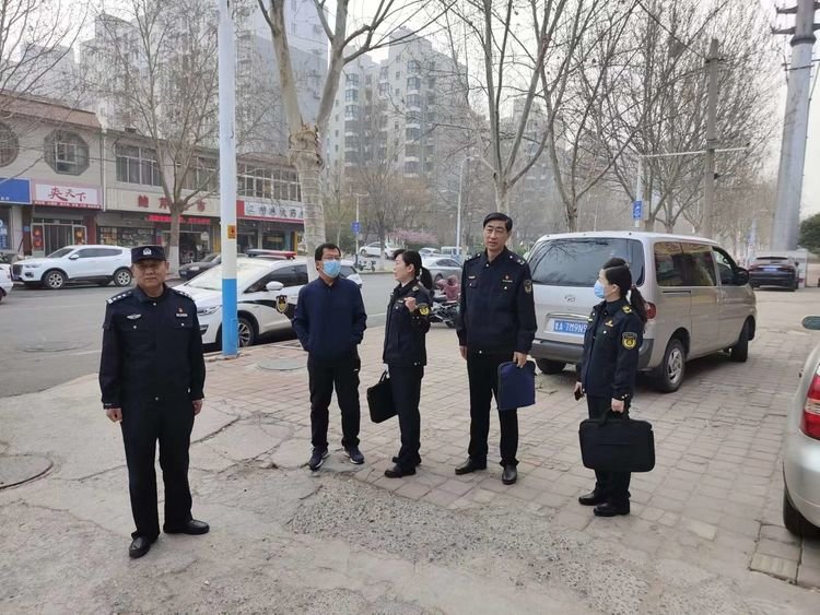 章丘 凈化校園周邊文化環(huán)境 “掃黃打非”護苗成長